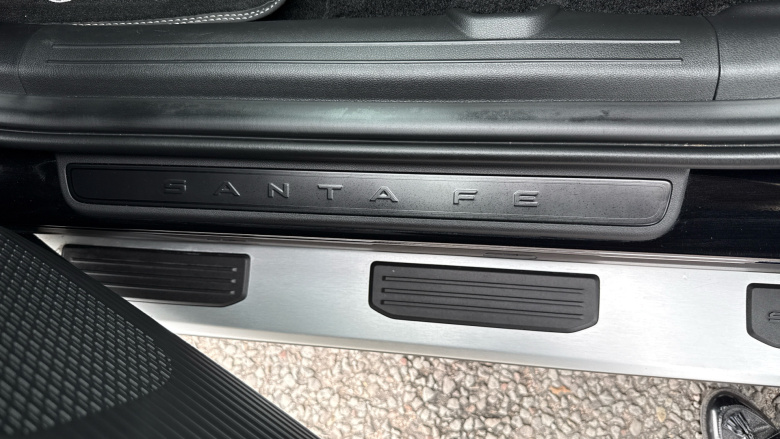 Hyundai SANTA FE 1.6 TGDi PHEV Calligraphy 5dr 4WD Auto [6 Seats] Estate